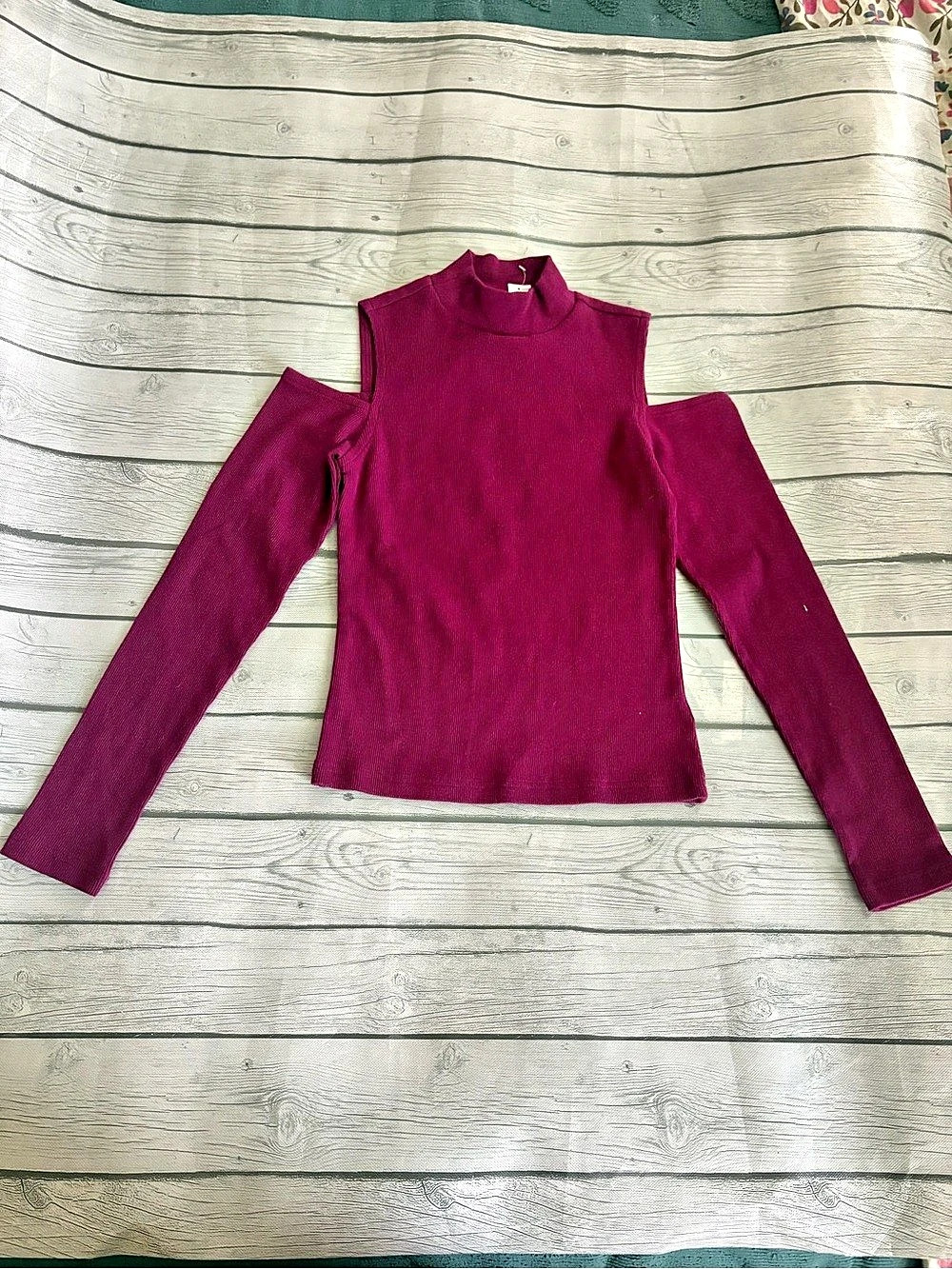 Gap Mockneck Rib Cropped Cold Shoulder Top Purple Small